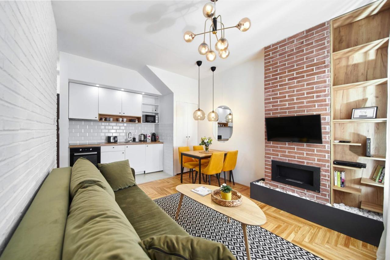 Modern Living Apt - Emberly - Private Parking Novi Sad Eksteriør bilde
