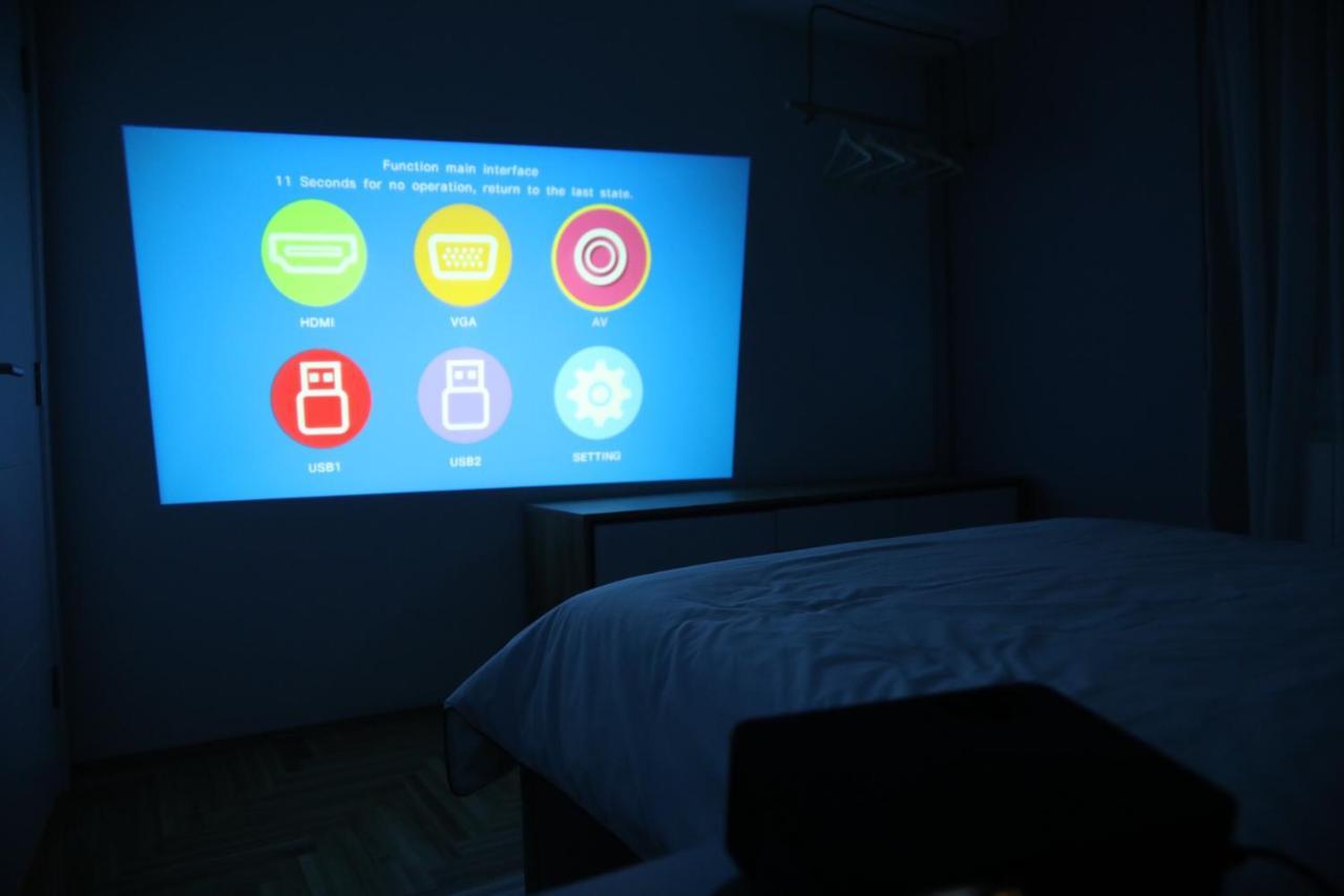 Modern Living Apt - Emberly - Private Parking Novi Sad Eksteriør bilde